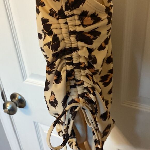 Kona Sol- cheetah print one piece swimsuit- size small - Picture 4 of 8